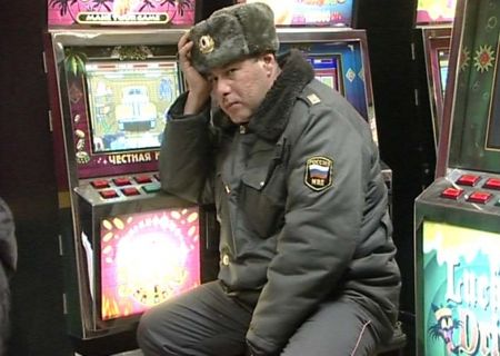 Ижевчанин, проигравший 60 тыс рублей, ограбил лотерейный автомат на 93 тысячи