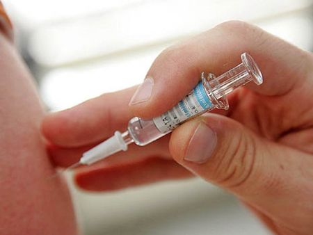 Врачи надеются избежать зимней эпидемии гриппа благодаря прививкам