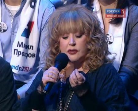 Жириновский вымаливает прощения у Пугачевой за проститутку