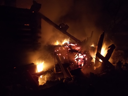 Садовый дом подожгли в Ижевске
