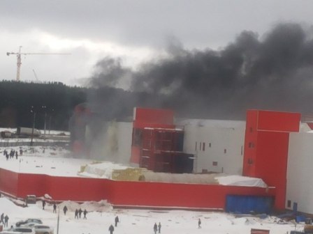 Причиной возгорания торгового центра «Италмас» в Ижевске могли стать сварочные работы 