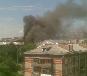 В центре Ижевска полыхает 6-этажный дом, жильцы эвакуированы