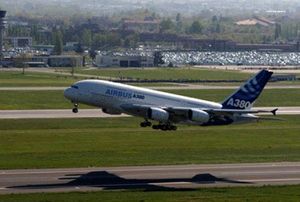 Возобновились авиаперевозки в Египет туристов, томившихся в аэропотру
