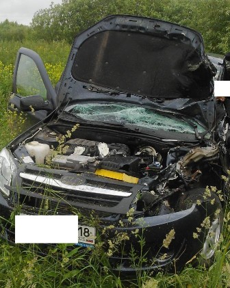 Трактор врезался в «ВАЗ» в Кезском районе: водитель легковушки погиб 