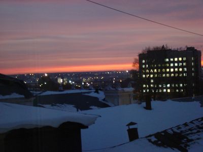 Власти Ижевска заставили вычистить от снега крыши всех городских зданий