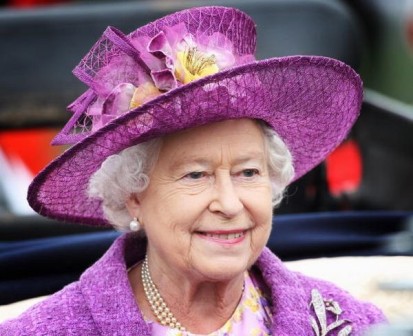 Королева Великобритании чуть не разорила  Букингемский дворец 