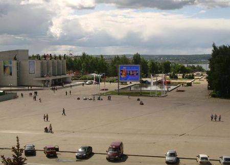 Центральную площадь Ижевска застелят ковролином в День молодежи