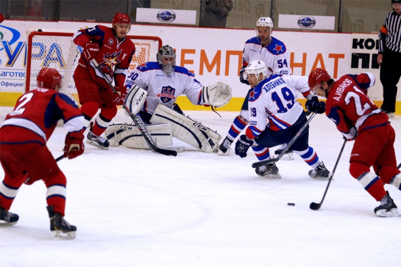 Хоккеисты «Ижстали» на домашнем льду обыграли «Динамо» из Балашихи со счетом 3:1