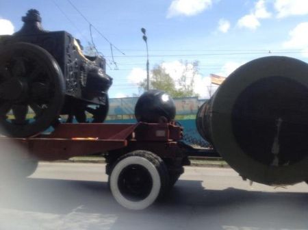 Копия Царь-пушки в  Ижевске развалилась после первомайской демонстрации 