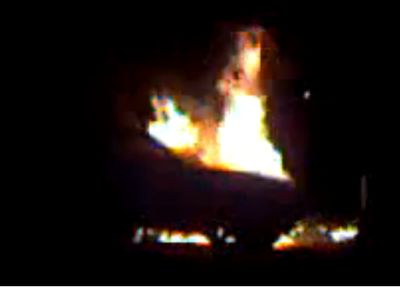 Видео: около Госсовета Удмуртии сгорела «Инфинити»