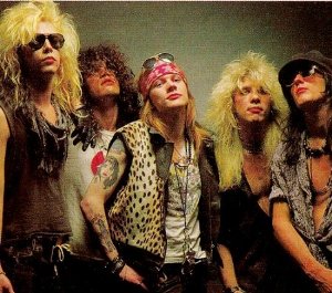 Группу Guns N Roses заставляют заплатить 1 млн долларов за краденные песни