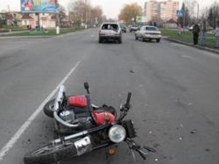 Мотоциклист пострадал в аварии в Глазове