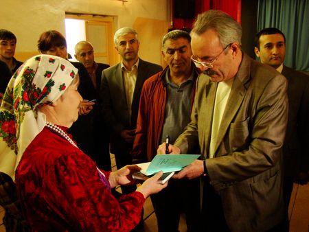 «Бурановские бабушки» получили в подарок стихи на удмуртском языке