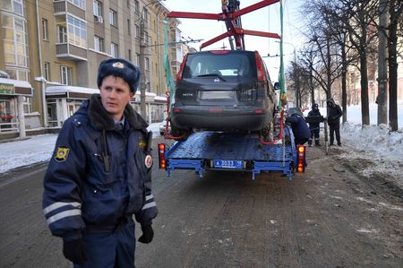 В Удмуртии эвакуация незаконно припаркованного авто обойдется владельцу в 1300 рублей