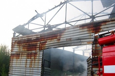 Склад с сеном сгорел в Якшур-Бодьинском районе 