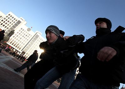 Митинг коммунистов забросали яйцами в Минске