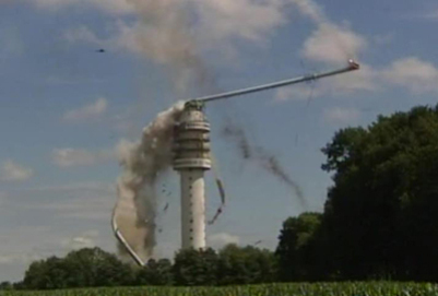 Видео: в Нидерландах рухнула сгоревшая телерадиобашня