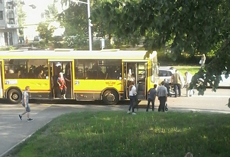 В Ижевске 8-летнюю девочку сбил автобус