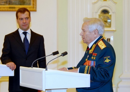 Дмитрий Медведев выразил свои соболезнования родственникам Михаила Калашникова