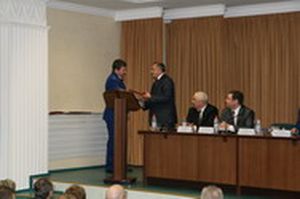 Президент Удмуртии наградил лучших следователей республики