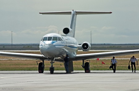Бесплатный ЯК-40 ждет нового хозяина в Алматинском аэропорту