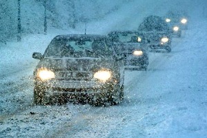 Коллапс в Ижевске:  снегопад сделал дороги  в Ижевске опасными