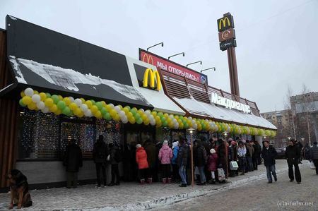 «Ижводоканал»  грозится закрыть «Макдоналдс» в Ижевске