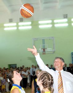Президент Удмуртии в Сарапуле открыл спортзал