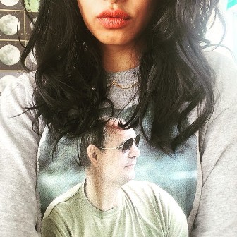  Певица Майа выложила в Instagram фото в футболке с Путиным