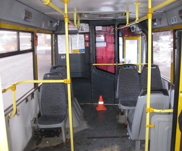 В Ижевске 56-летняя пассажирка получила травмы при падении в автобусе