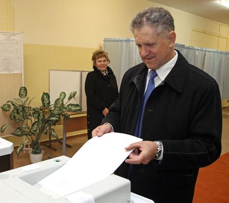 Глава Удмуртии проголосовал на выборах депутатов регионального парламента