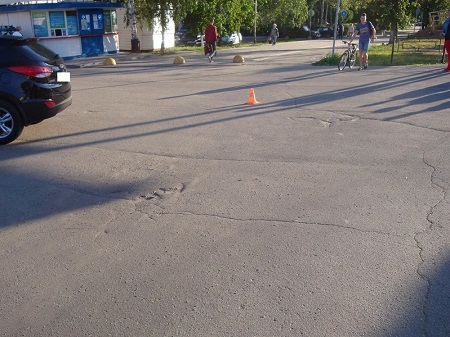 В Ижевске ищут водителя, сбившего ребенка на велосипеде