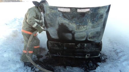 Водитель курильщик сжег свой автомобиль в Дебесском районе
