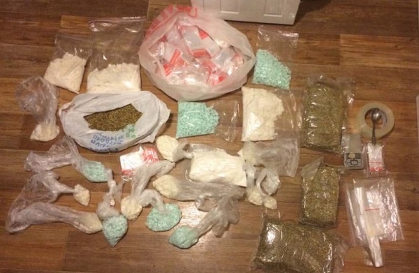 Около 3 кг наркотиков обнаружили в Ижевске у иностранцев - молодой семейной пары