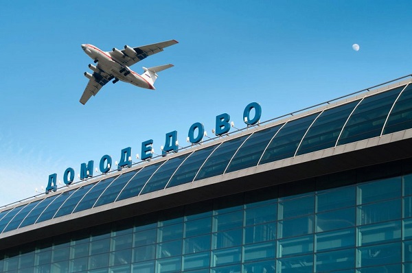 Пьяный житель Удмуртии едва не задушил полицейского в столичном аэропорту «Домодедово»