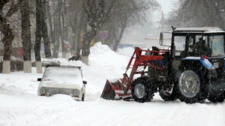 Дорожники будут работать в 2 смены на время снегопада в Удмуртии