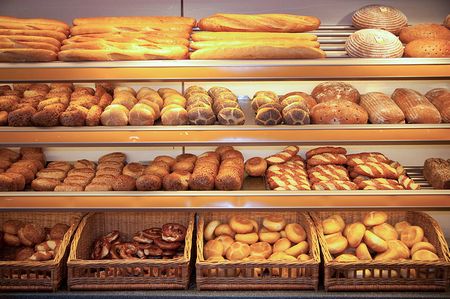Более 330 тысяч рублей женщина украла у хлебопекарни в Глазове