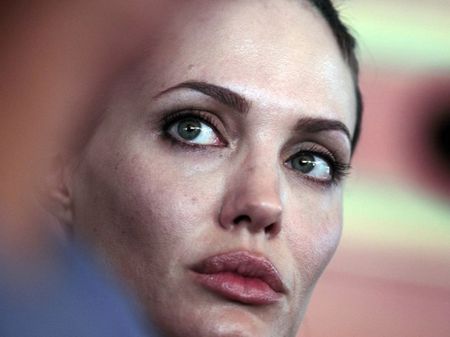 Фото: Анджелина Джоли шокировала постаревшим лицом 