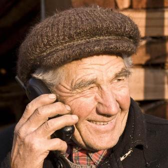Курские ветераны могут бесплатно отправлять телеграммы и звонить