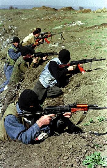 Боевики обстреляли колонну внутренних войск на Кавказе