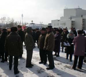 Акция протеста в Ижевске собрала одиноких пенсионеров