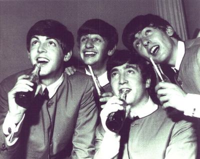 Контракт на выступление The Beatles был продан с аукциона за 23 тысячи долларов