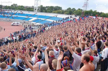 Футбольных болельщиков в Ижевске призвали не нарушать общественный порядок