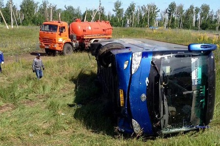 Маршрутный автобус «Самара – Ижевск» перевернулся в Татарстане