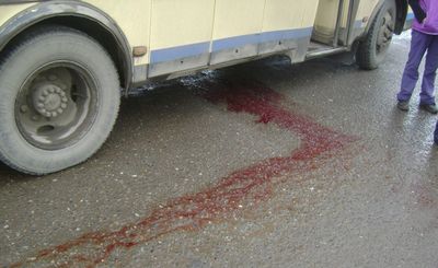 Шестилетняя девочка попала под колеса автобуса в Сарапуле