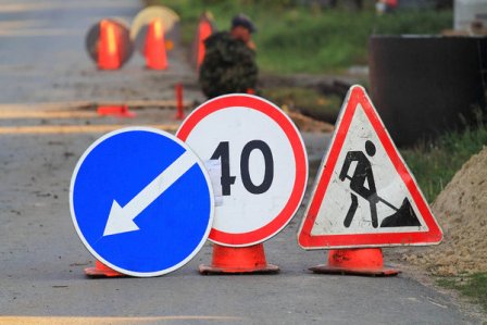 Движение транспорта временно ограничат на участке трассы в Завьяловском районе