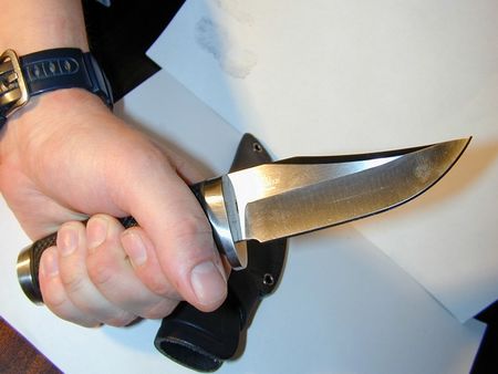 В Сарапуле брат порезал ножом младшую сестру-инвалида