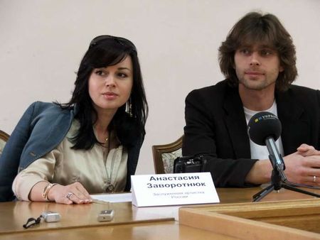 Петр Чернышев променял Заворотнюк на экс-солистку «ВИА Гры»