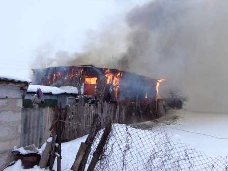 Конюшня с сеном сгорела в Малопургинском районе