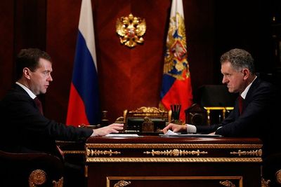 Медведев обещал Удмуртии денег на больницу, библиотеку, СРЗ и ижевский водопровод